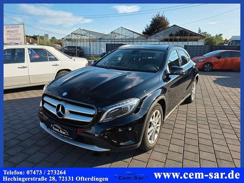 Schwarz Gebraucht 2016 Mercedes GLA200 SUV | 14.950 € (Guter Preis) - Bild 1/4