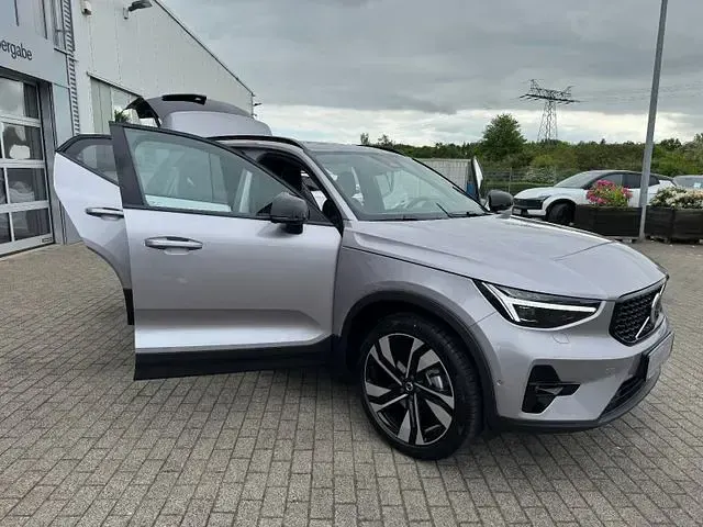 Gebraucht Volvo XC40 Ultra 197 PS (144 kW) 2026 Aurora silver SUV