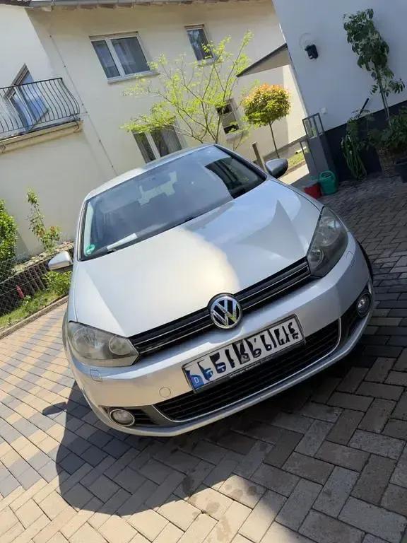 Gebraucht VW Golf VI Highline 122 PS (89 kW) 2011 Grau Kleinwagen