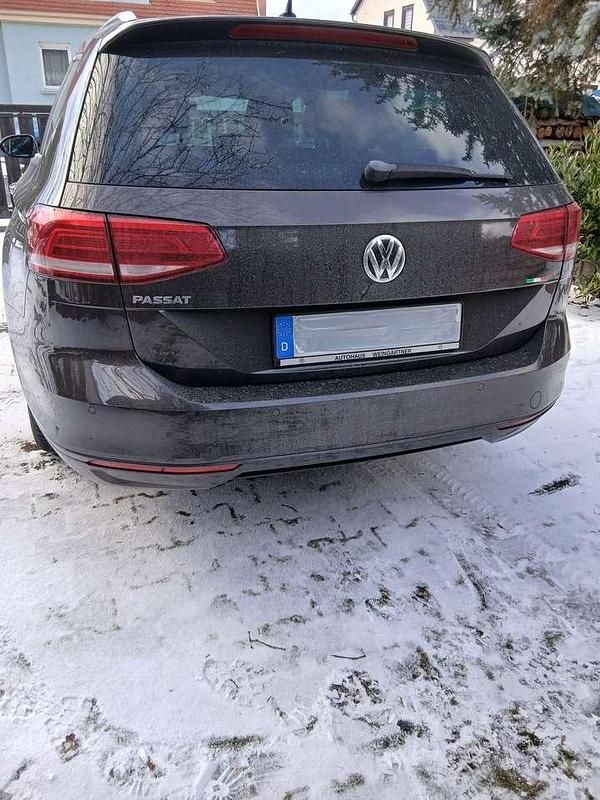 Gebraucht VW Passat Comfortline 125 PS (91 kW) 2015 Schwarz Kombi