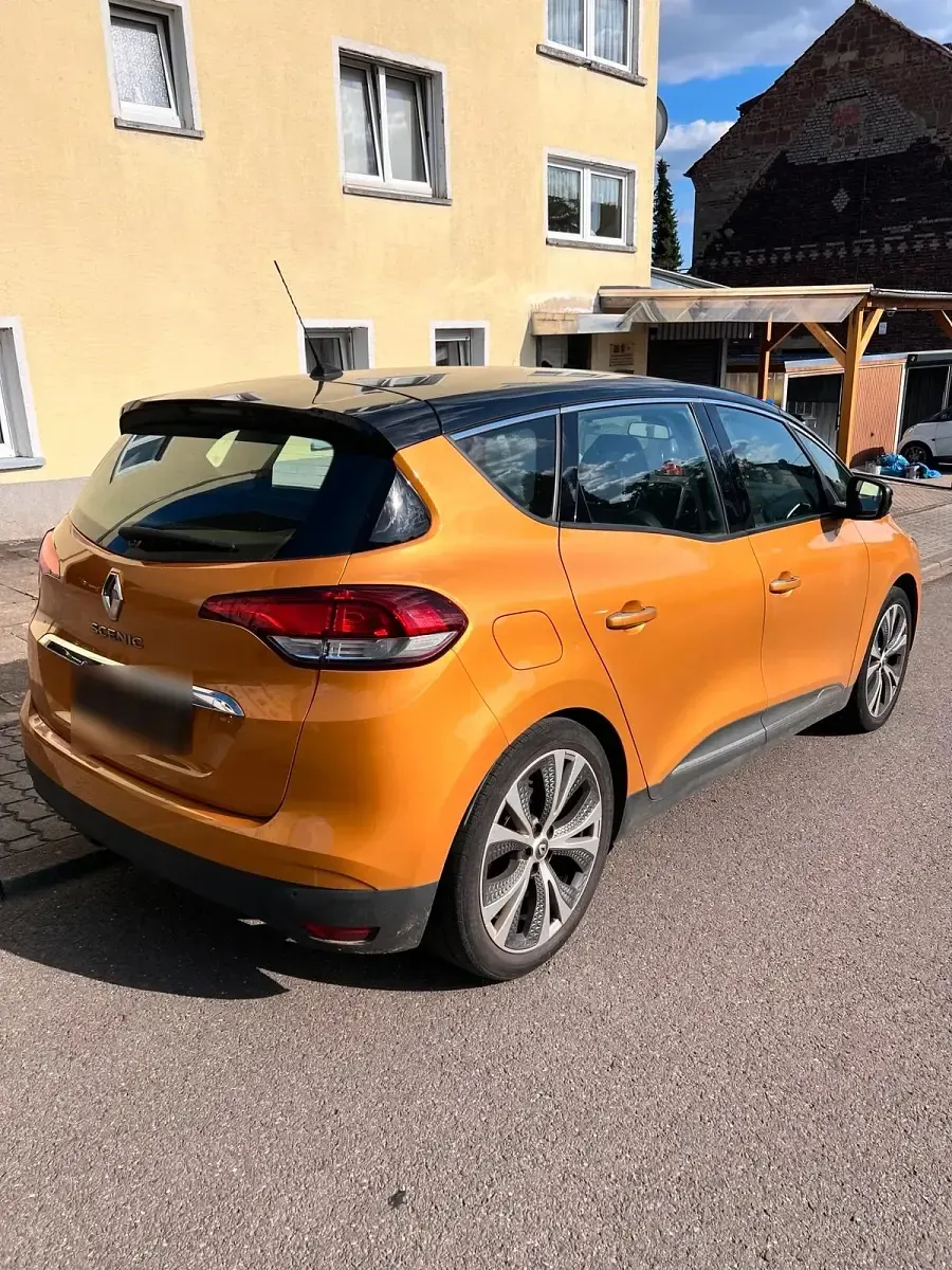 Gebraucht Renault Scénic III 132 PS (97 kW) 2017 Gelb Van / Kleinbus