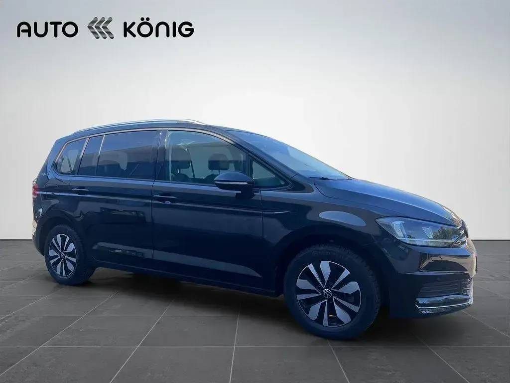 Gebraucht VW Touran Comfortline 150 PS (110 kW) 2025 Schwarz Van / Kleinbus