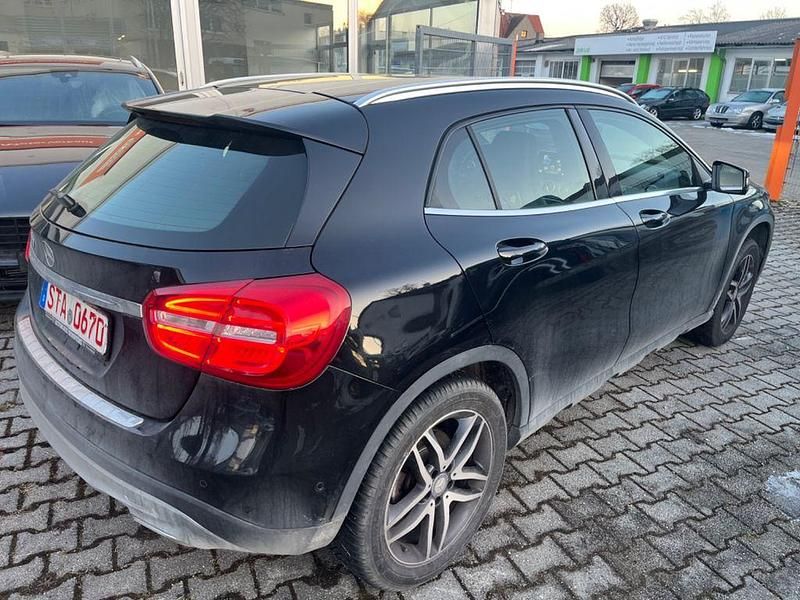 Gebraucht Mercedes GLA180 122 PS (89 kW) 2016 Schwarz SUV