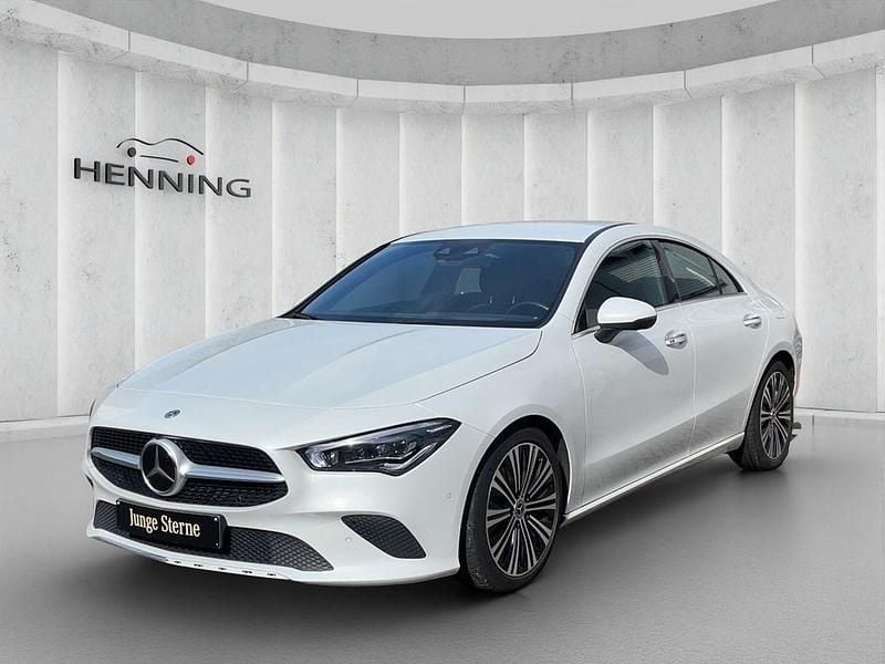 Weiß Gebraucht 2019 Mercedes CLA180 Limousine | 26.670 € (Etwas zu teuer) - Bild 1/4