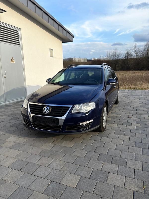 Gebraucht VW Passat 104 PS (76 kW) 2010 Blau Kombi