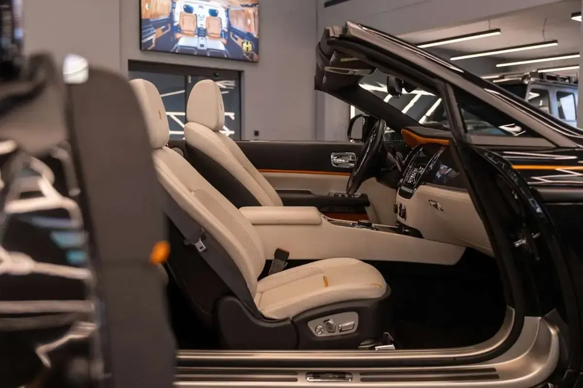 Gebraucht Rolls Royce Dawn 571 PS (419 kW) 2018 Schwarz Cabrio