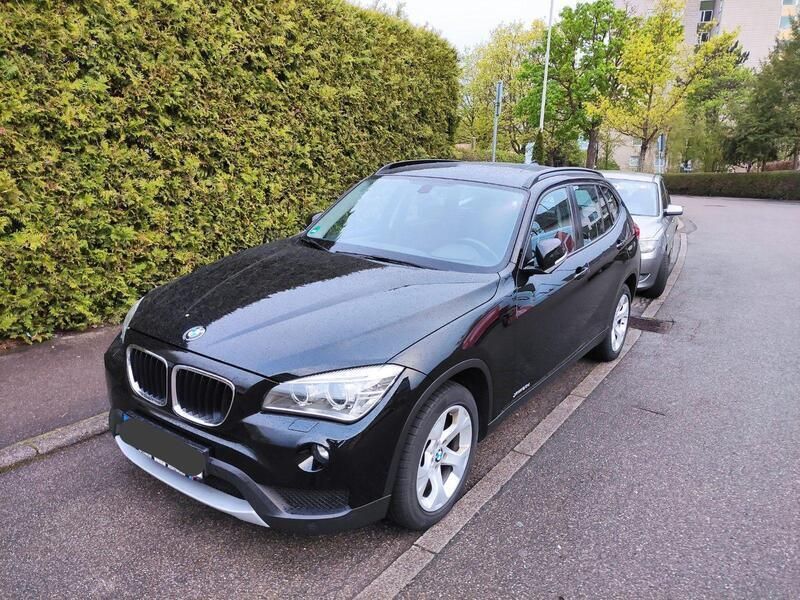 Schwarz Gebraucht 2013 BMW X1 SUV | 8.900 € (Teuer) - Bild 1/4