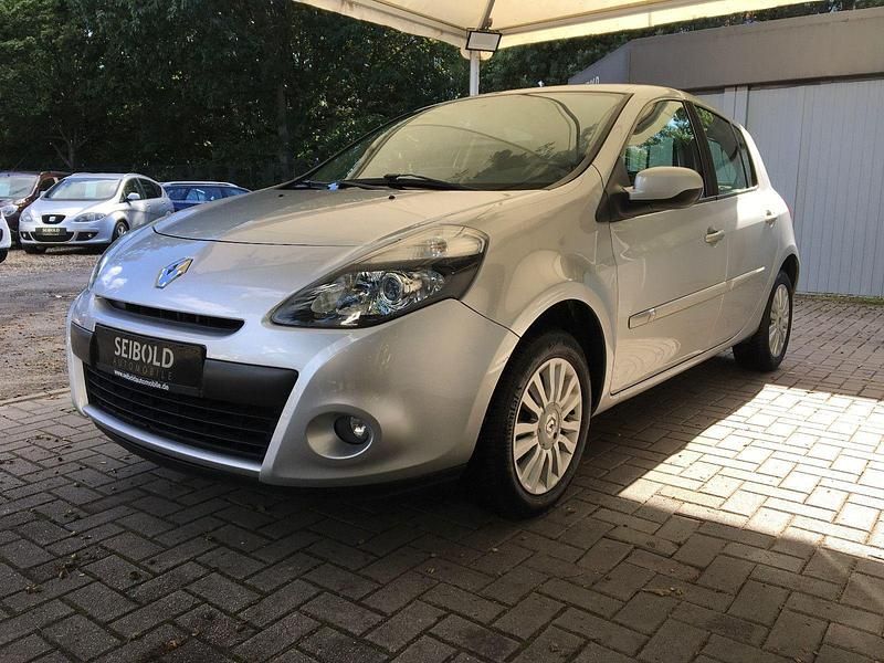 Grau Gebraucht 2010 Renault Clio III Dynamique Kleinwagen | 5.680 € (Teuer) - Bild 1/4