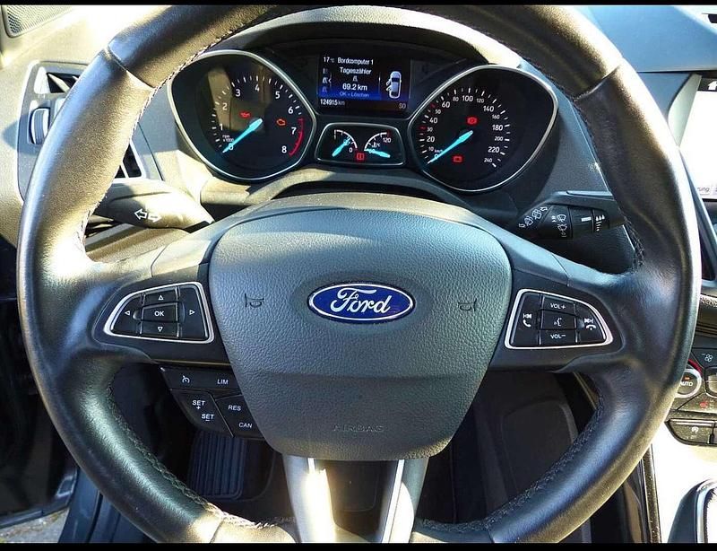 Usata Ford Kuga 150 CV (110 kW) 2017 Grigio SUV
