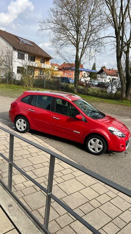 Gebraucht Renault Clio II Dynamique 75 PS (55 kW) 2011 Rot Limousine