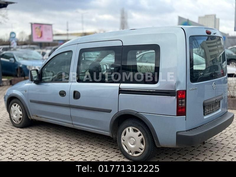 Usado Opel Combo 75 HP (55 kW) 2008 Azul Monovolume