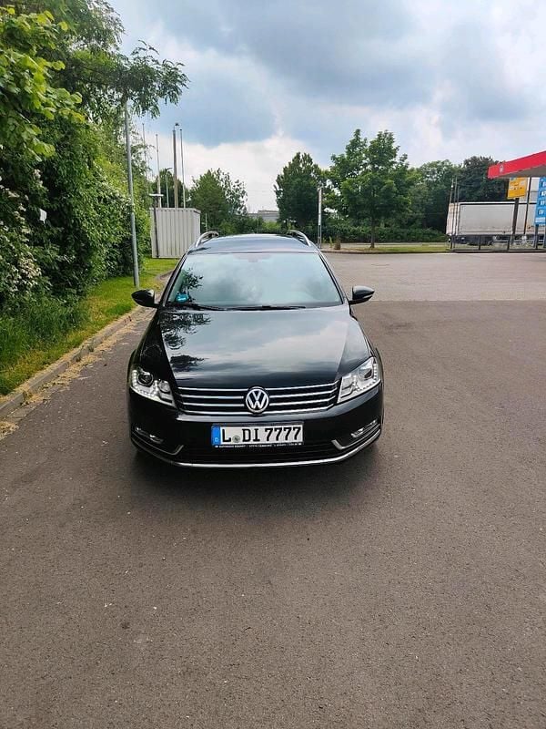 Schwarz Gebraucht 2014 VW Passat Kombi | 8.500 € (Guter Preis) - Bild 1/4