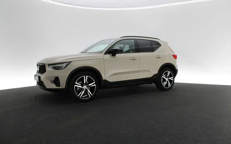 Gebraucht Volvo XC40 Plus 163 PS (119 kW) 2025 Sand dune SUV