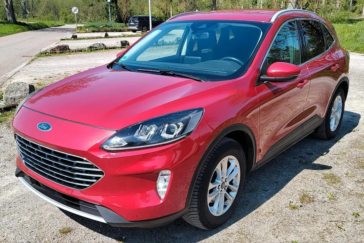 Gebraucht Ford Kuga 190 PS (139 kW) 2020 Rot SUV