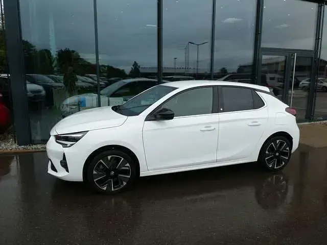 Gebraucht Opel Corsa-e Ultimate 100 kW (136 PS) 2021 Weiß Kleinwagen