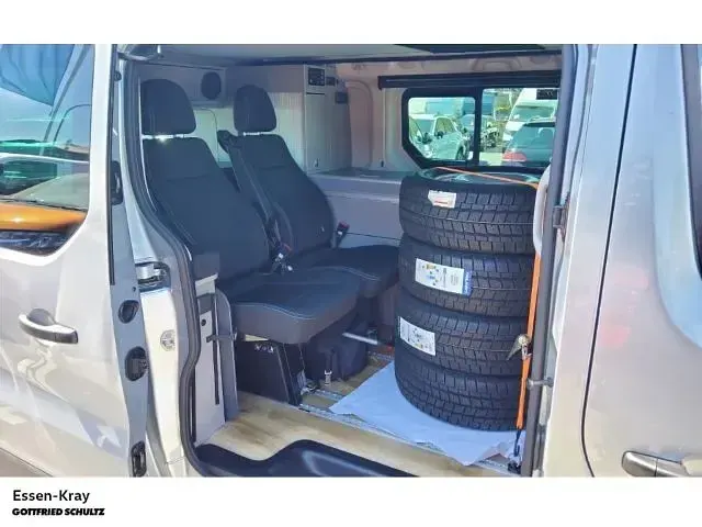Second-hand Nissan Primastar 170 CP (125 kW) 2023 Gri Monovolum
