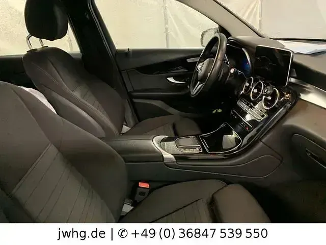 Gebraucht Mercedes GLC300e 320 PS (235 kW) 2021 Schwarz SUV