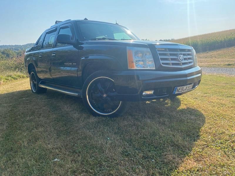 Gebraucht Cadillac Escalade 350 PS (257 kW) 2003 Schwarz SUV