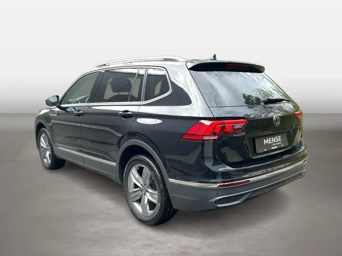 Gebraucht VW Tiguan Allspace Life 190 PS (139 kW) 2022 Deep black perleffekt SUV