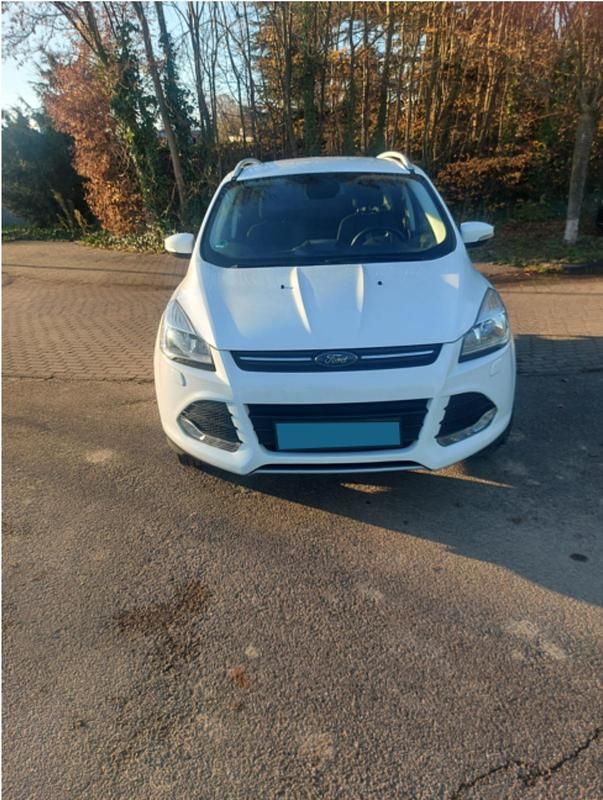 Weiß Gebraucht 2015 Ford Kuga SUV | 6.900 € (Superpreis) - Bild 1/4