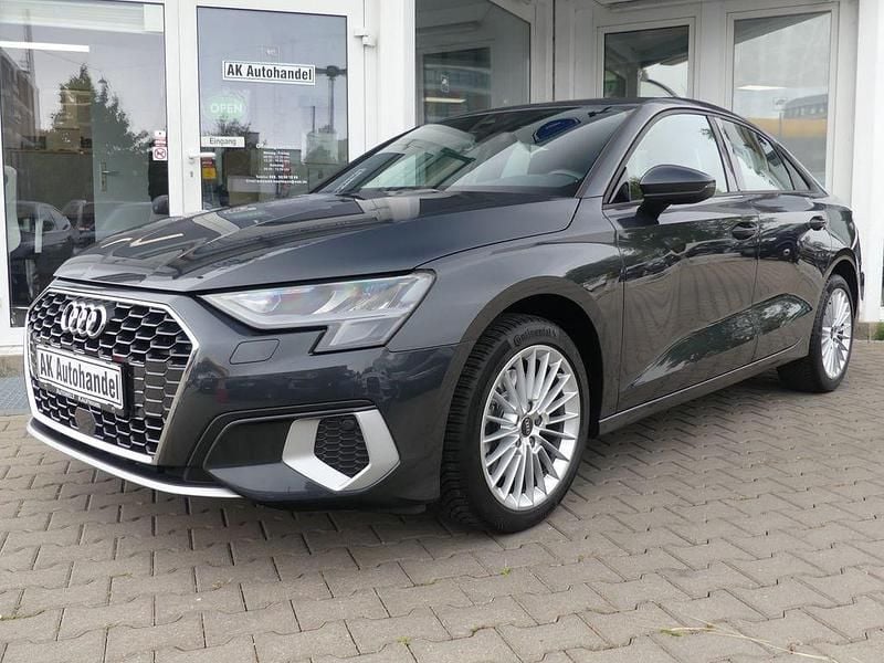 Grau Gebraucht 2021 Audi A3 Advanced Limousine | 20.590 € (Guter Preis) - Bild 1/4