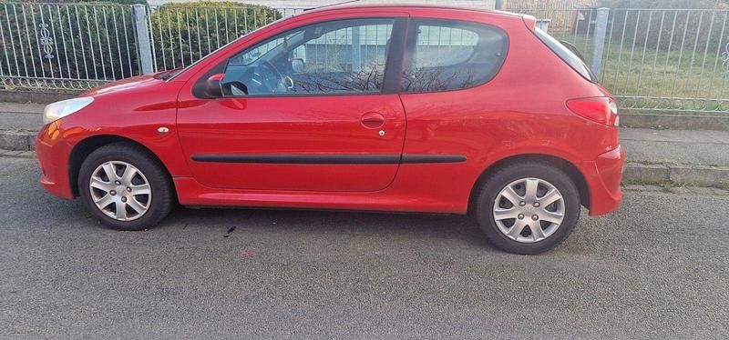 Gebraucht Peugeot 206 60 PS (44 kW) 2010 Rot Limousine
