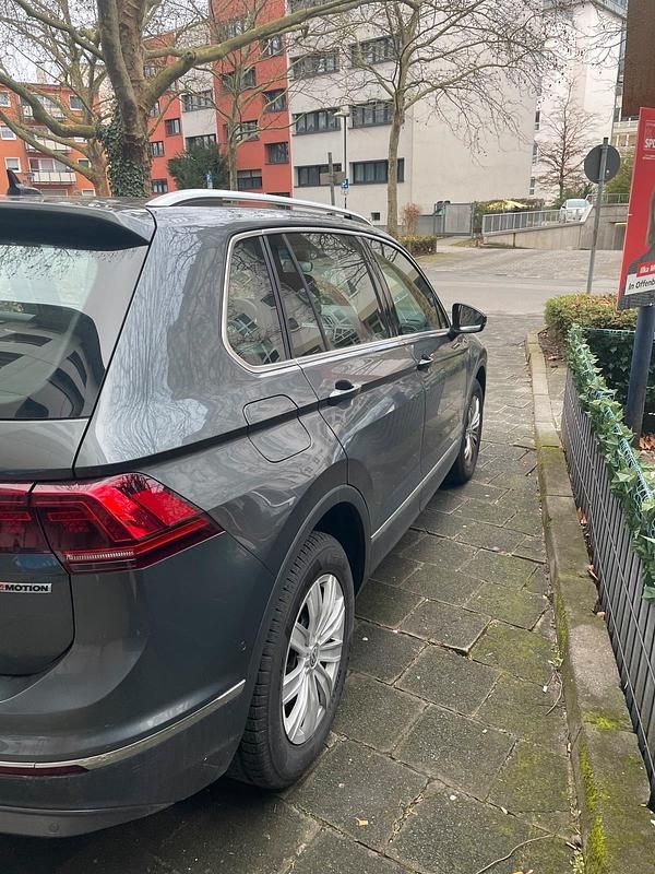 Gebraucht VW Tiguan 190 PS (139 kW) 2019 Grau SUV