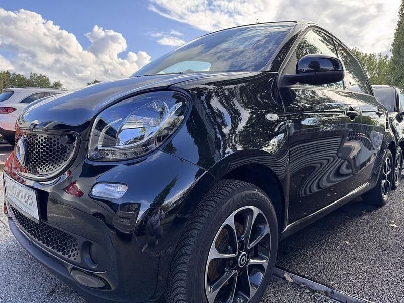 Schwarz Gebraucht 2014 Smart ForFour Passion Kleinwagen | 7.850 € (Fairer Preis) - Bild 1/4