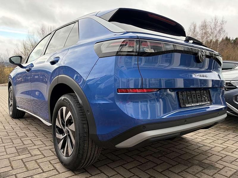 Neu VW T-Roc Life 116 PS (85 kW) 2026 Celestial blue metallic SUV