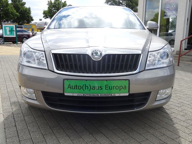 Gebraucht Skoda Octavia Elegance 105 PS (77 kW) 2010 Beige Kombi
