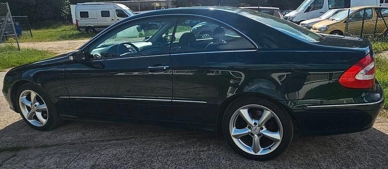 Grün Gebraucht 2003 Mercedes CLK200 Elegance Coupé | 3.333 € (Etwas zu teuer) - Bild 1/4