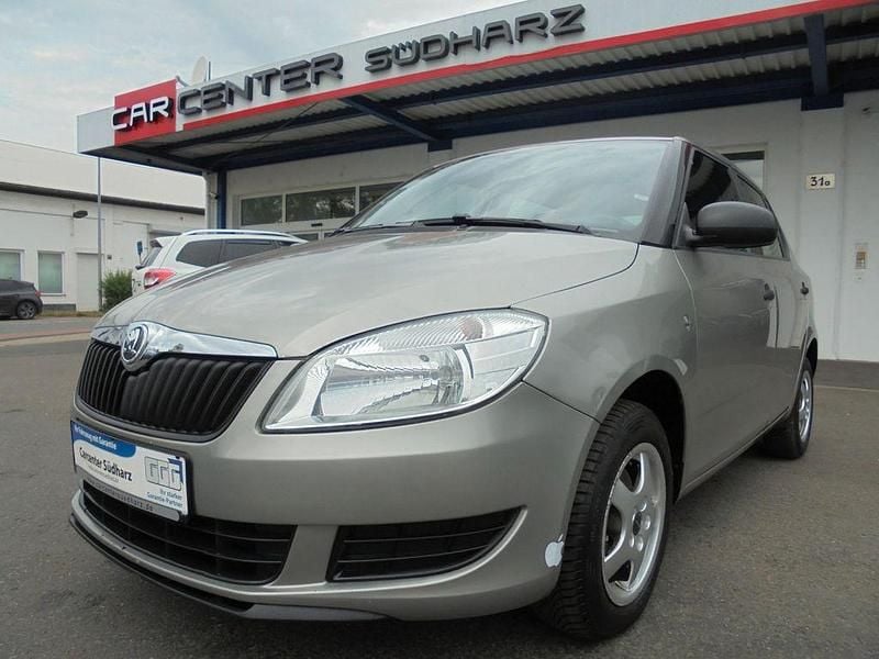 Beige Gebraucht 2013 Skoda Fabia Cool Edition Limousine | 3.999 € (Fairer Preis) - Bild 1/4