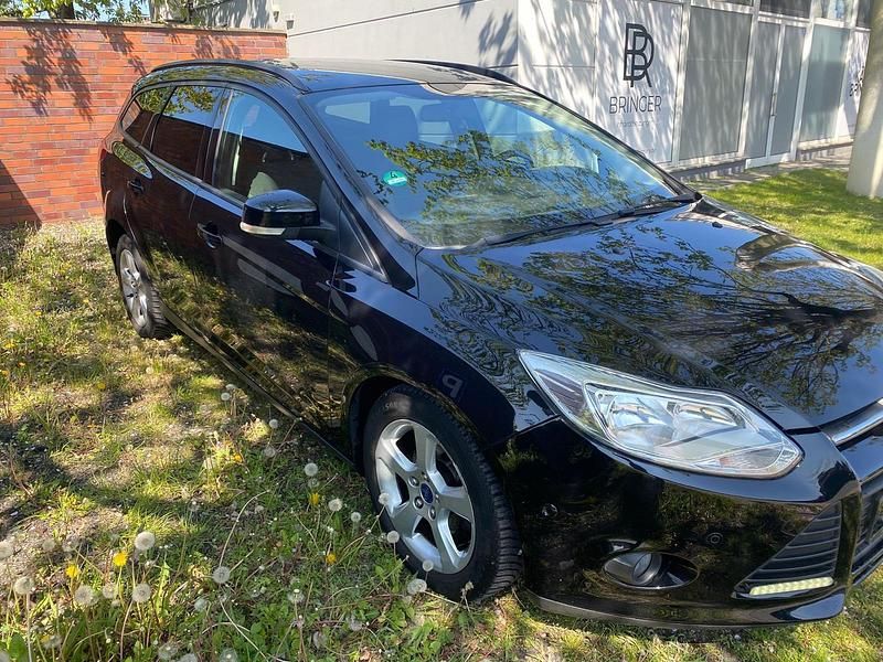 Używany Ford Focus Titanium 125 KM (91 kW) 2013 Czarny Kombi