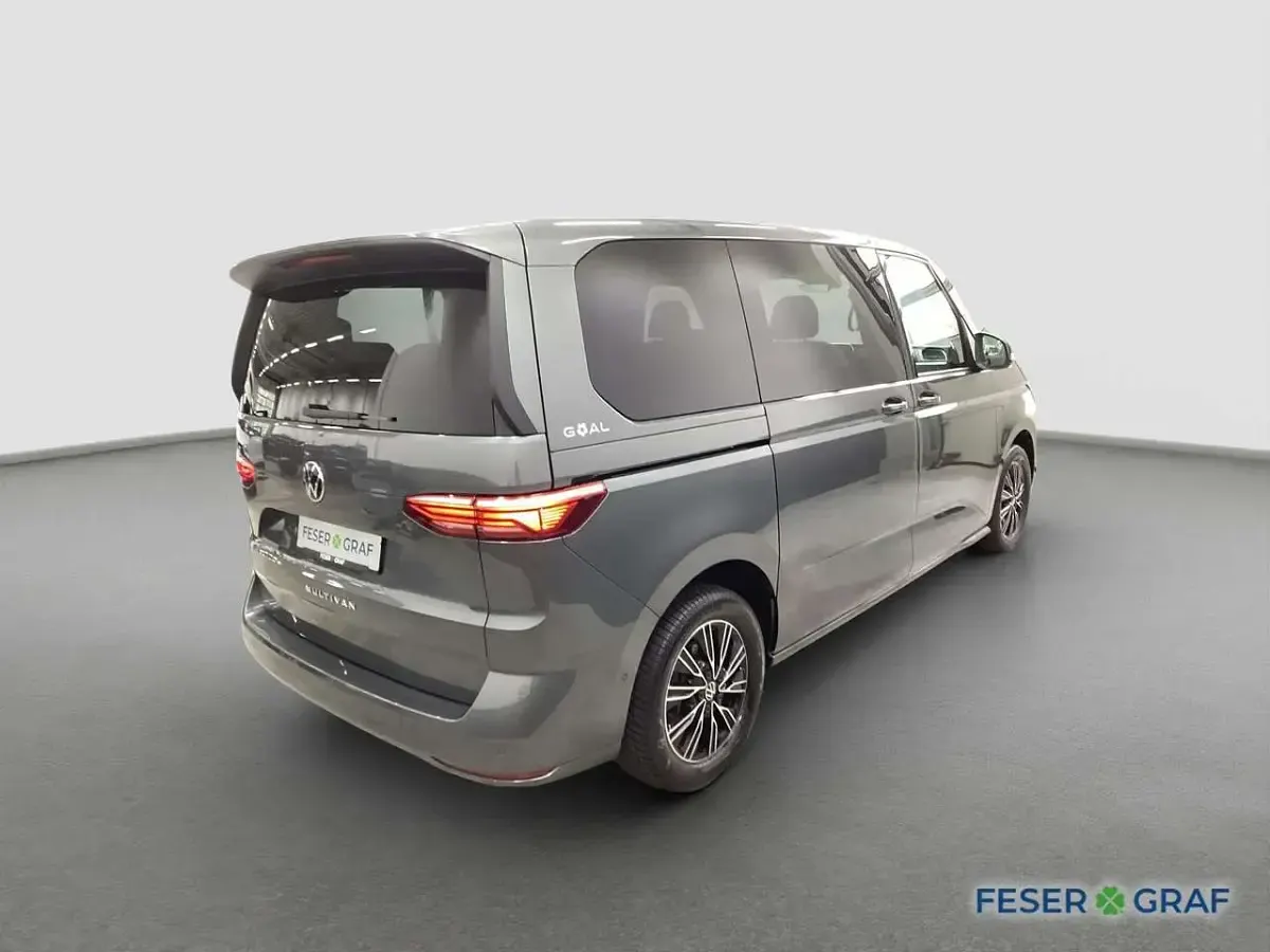 Gebraucht VW Multivan Life 150 PS (110 kW) 2025 Indiumgrau metallic Van / Kleinbus
