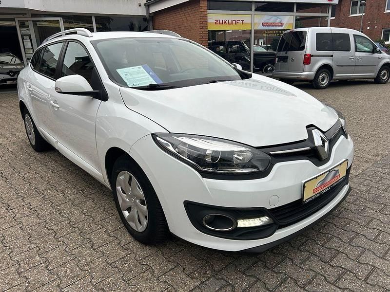 Weiß Gebraucht 2014 Renault Mégane III Limousine | 5.999 € (Etwas zu teuer) - Bild 1/4