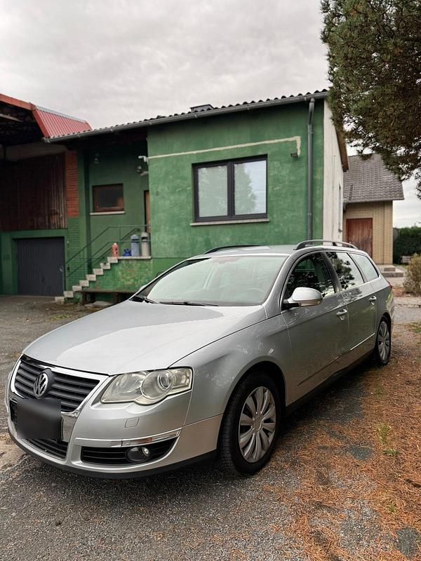 Silber Gebraucht 2007 VW Passat Kombi | 1.600 € (Superpreis) - Bild 1/4