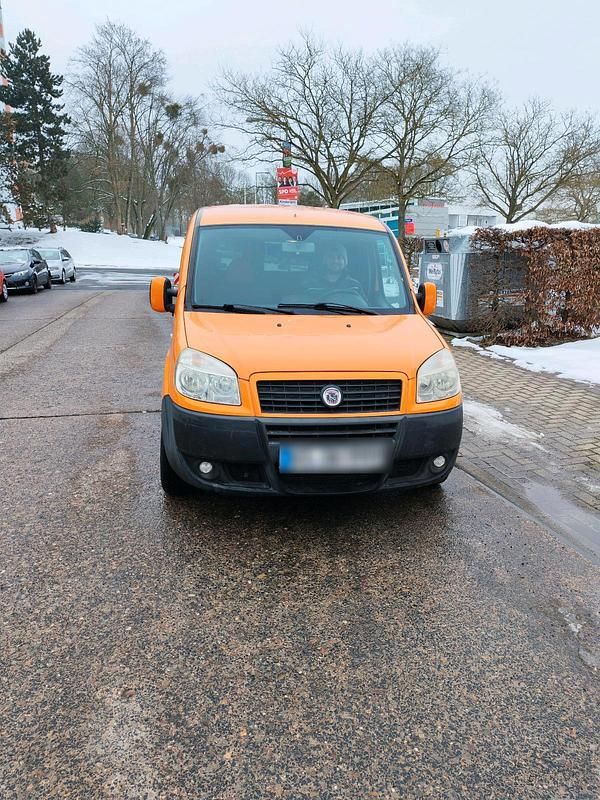 Orange Gebraucht 2009 Fiat Doblò Van / Kleinbus | 3.499 € (Fairer Preis) - Bild 1/3