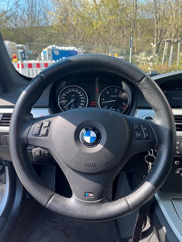 Gebraucht BMW 335 286 PS (210 kW) 2007 Silber Coupé