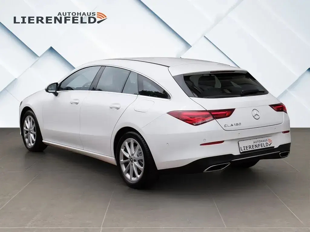 Gebraucht Mercedes CLA180 Shooting Brake 136 PS (100 kW) 2020 Polarweiss  unilack Kombi