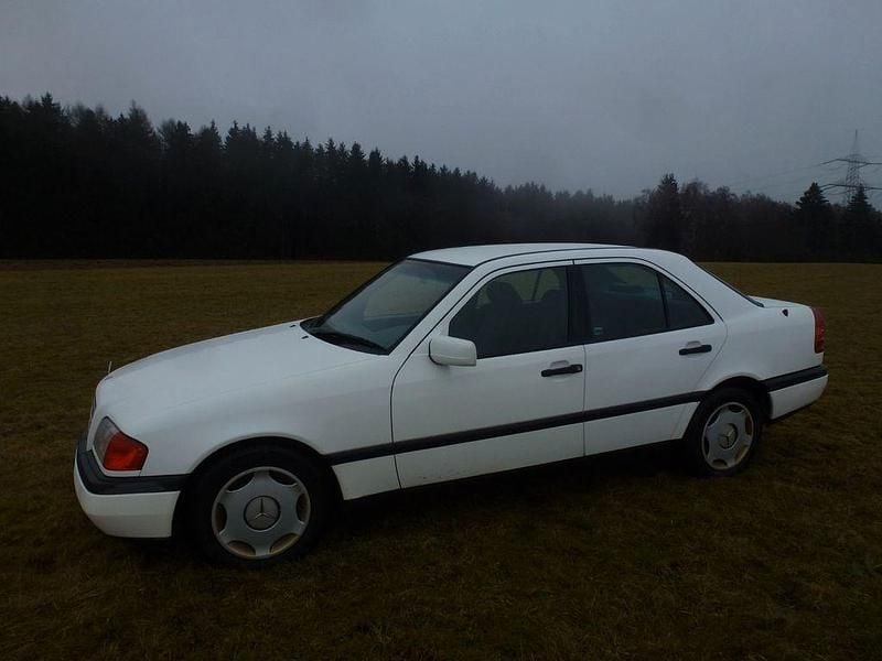 Gebraucht 1994 Mercedes C280 Classic Limousine | 5.000 € - Bild 1/4