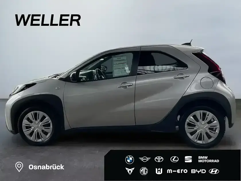 Gebraucht Toyota Aygo Play 72 PS (52 kW) 2022 Silver (silber) Kleinwagen