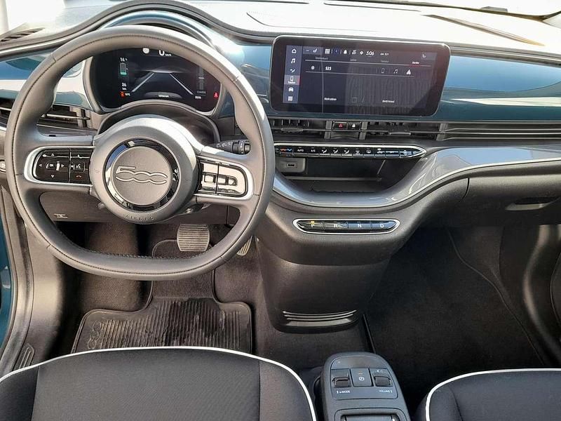 Gebraucht Fiat 500e Basis 86 kW (118 PS) 2023 Schwarz Kleinwagen