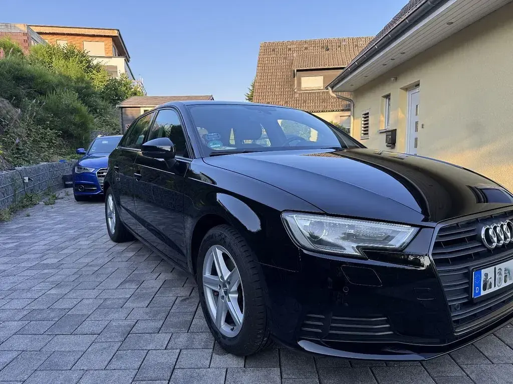 Gebraucht Audi A3 Premium 150 PS (110 kW) 2019 Schwarz Limousine