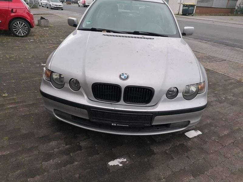 Titansilber metallic Gebraucht 2003 BMW 318 Compact Kleinwagen | 1.500 € (Superpreis) - Bild 1/4