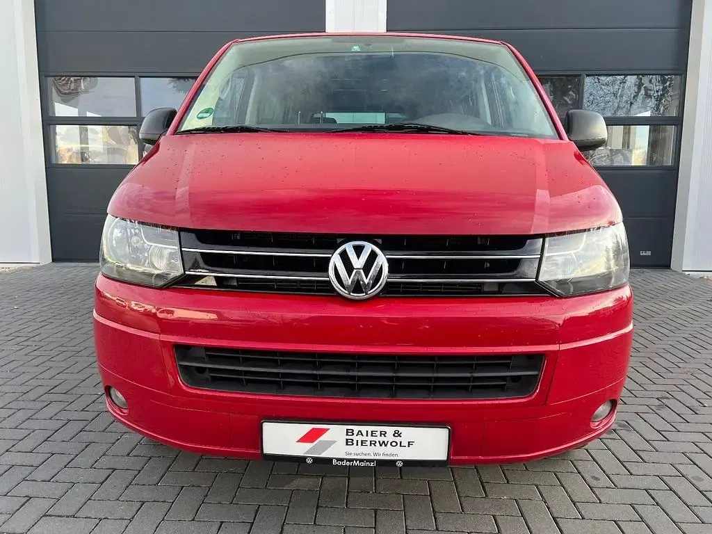 Gebraucht VW Multivan Startline 140 PS (102 kW) 2011 Salsa red Van / Kleinbus