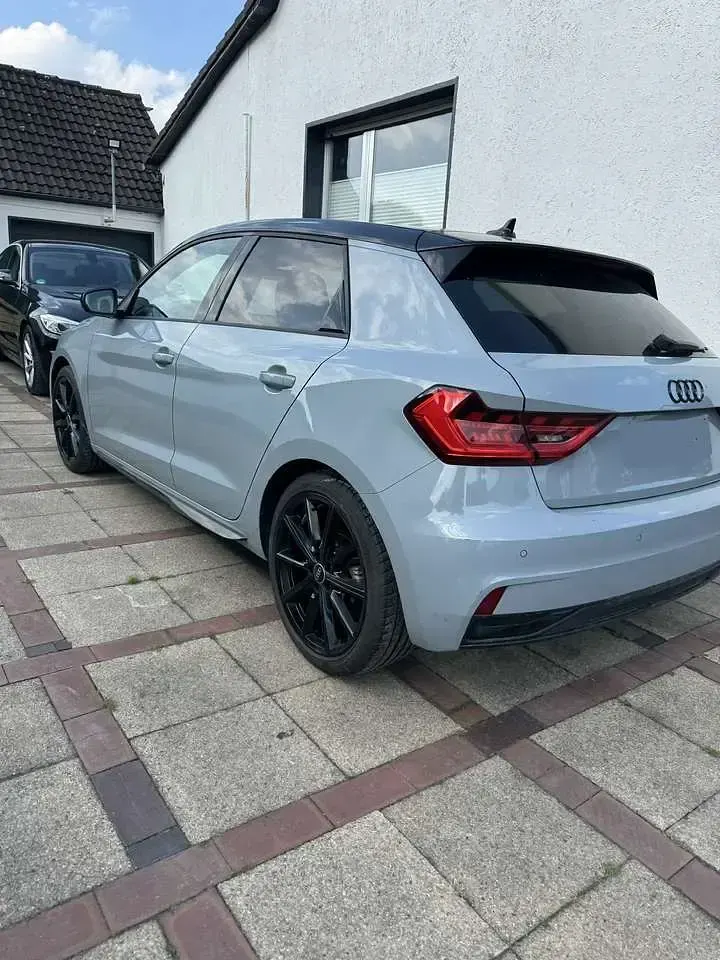 Gebraucht Audi A1 Advanced 110 PS (80 kW) 2022 Grau SUV