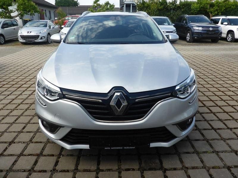 Gebraucht Renault Mégane GrandTour Experience 132 PS (97 kW) 2018 Silber Kombi