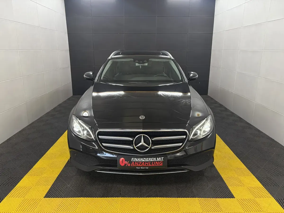 Gebraucht Mercedes E400 331 PS (243 kW) 2020 Schwarz Limousine