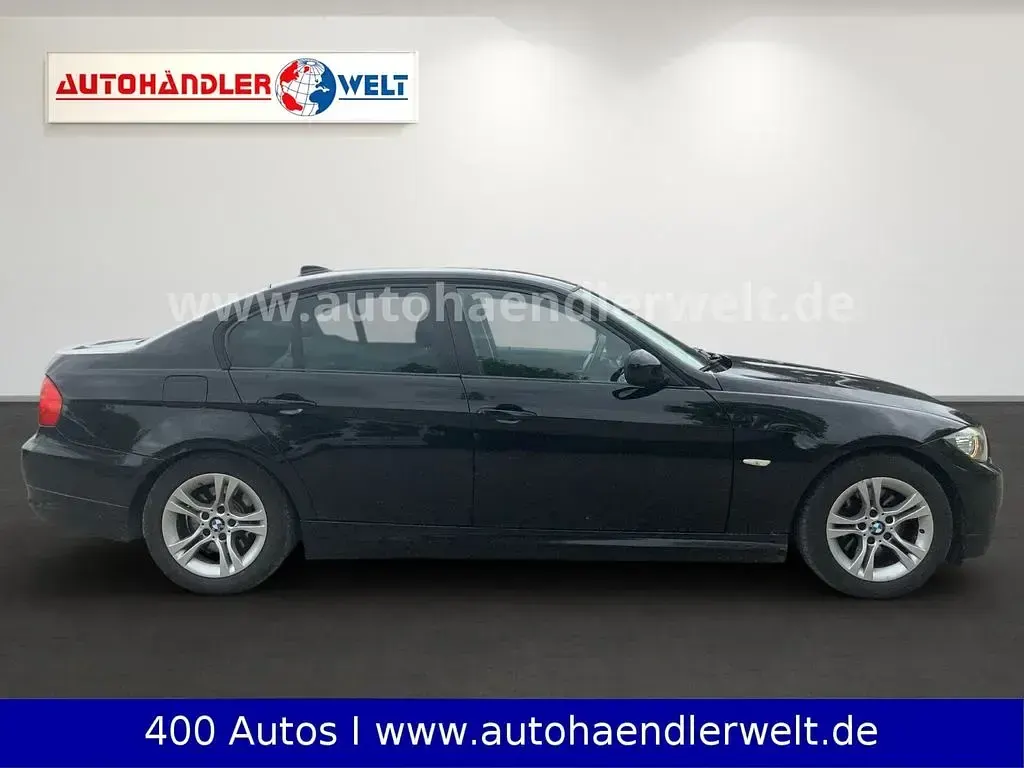 Gebraucht BMW 320 163 PS (119 kW) 2011 Schwarz Limousine
