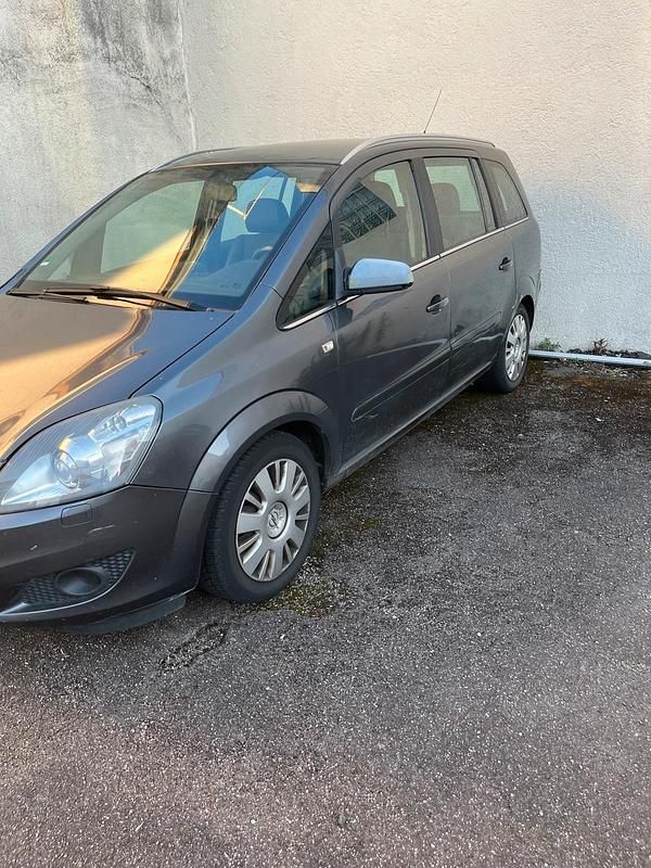 Grau Gebraucht 2009 Opel Zafira Kombi | 1.399 € (Superpreis) - Bild 1/4